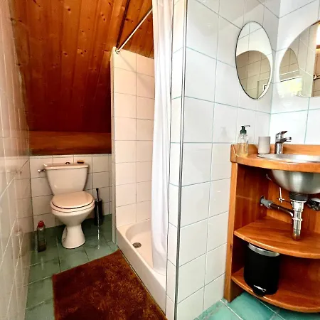 * Magnifique Entre Les Pistes Et La * *